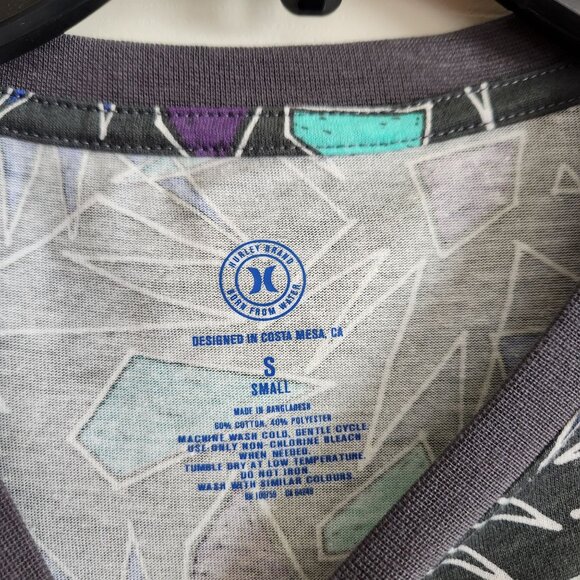 Hurley Mens Slater AOP T-Shirt Size Small 80's Theme Geometric Design, Gray - Picture 5 of 8